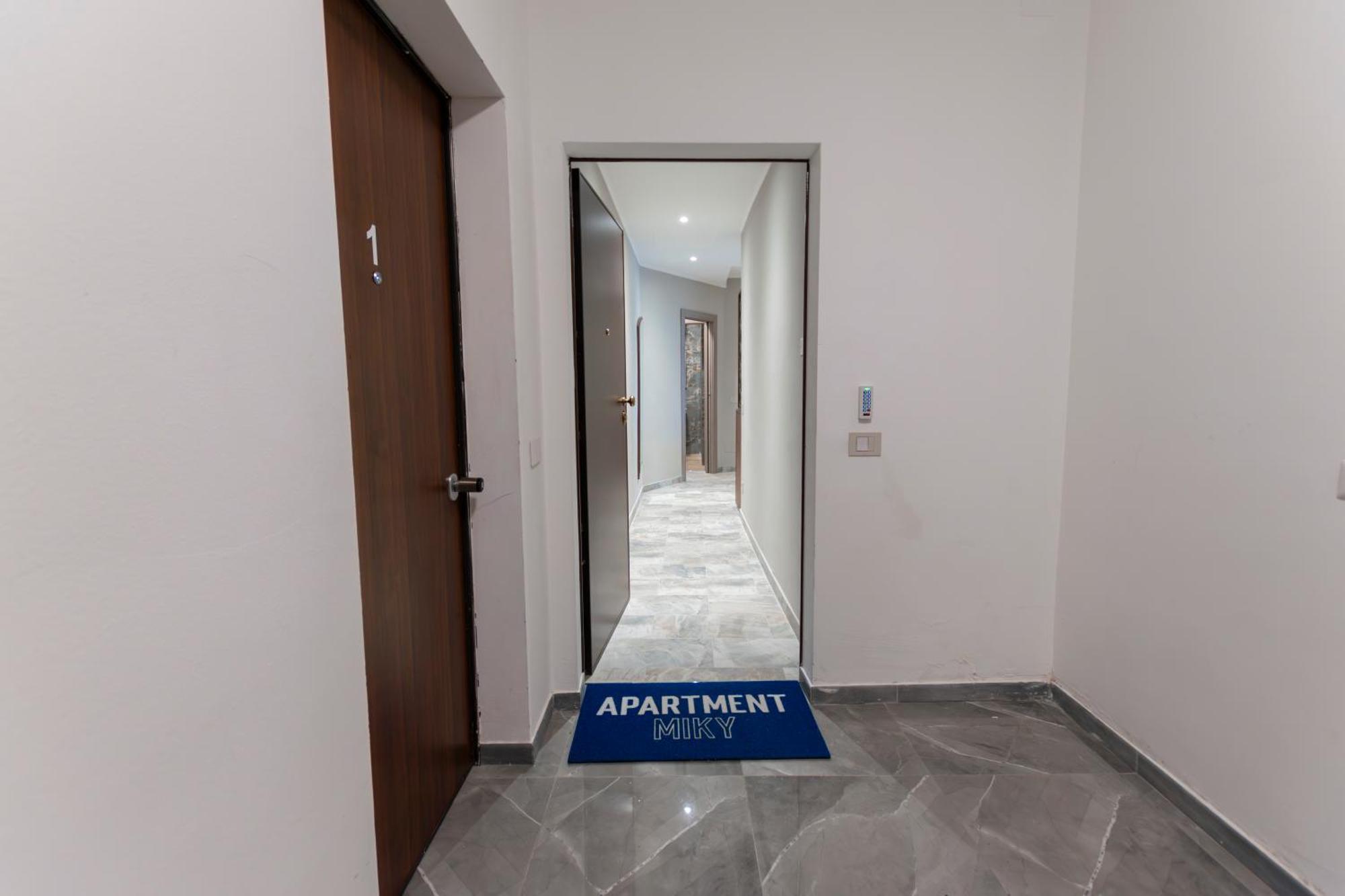 Apartment Miki - Sammartini 33 Милан Экстерьер фото